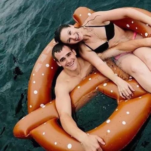 Grande Pão Água Diversão PVC inflável Pretzel Float Anel Piscina Floats Para Adultos