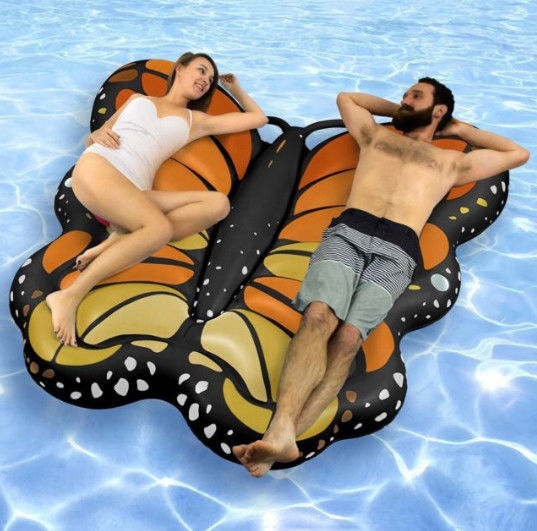 Asas de borboleta Flutuante de piscina inflável 250 X 180cm Logotipo personalizado Asas de anjo Flutuante de piscina