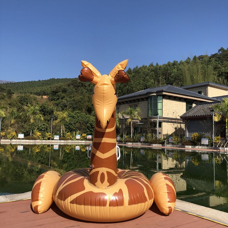 Anel de natação inflável Piscina de girafa 0,32 mm Decoração de flutuador Piscina inflável gigante