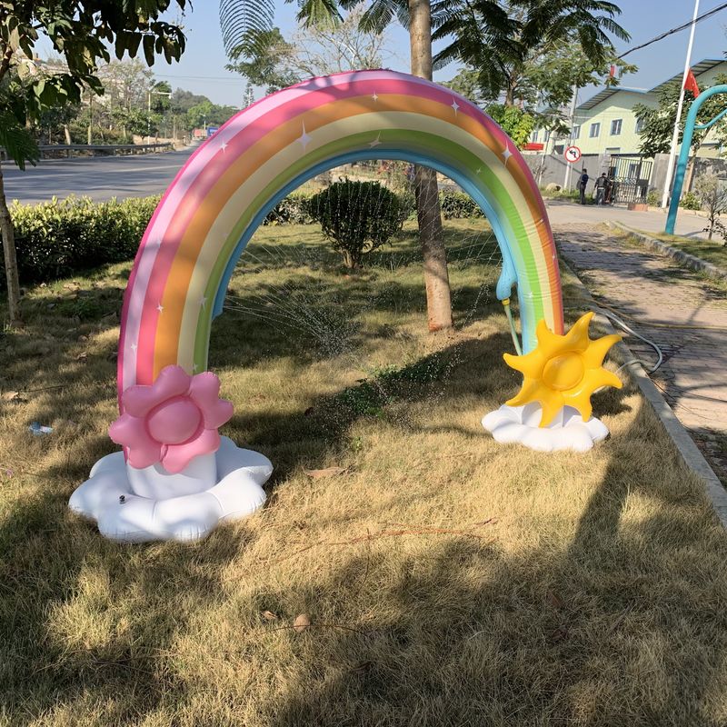 Brinquedo inflável de bola gigante de praia 6 pés de água Rainbow Arch para bebês